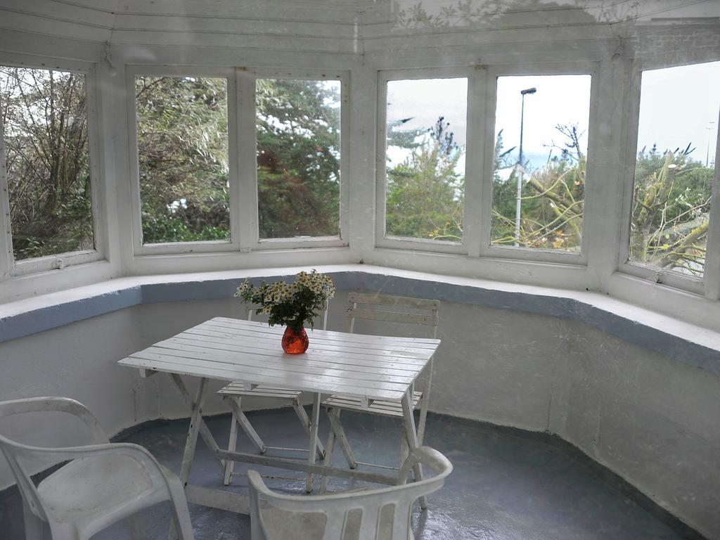 Beautiful Holiday Home With Sea View In Erquy Bilik gambar