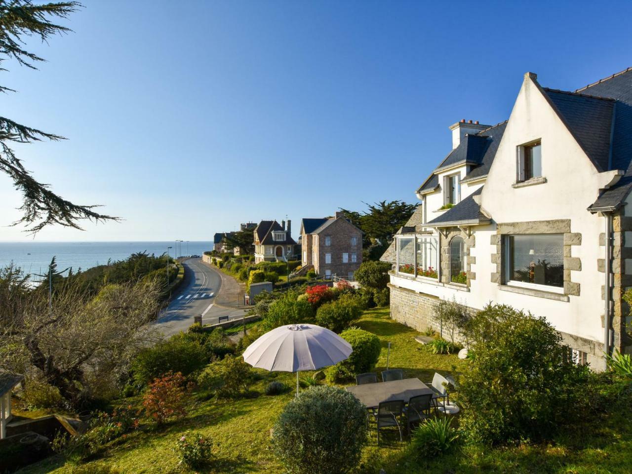 Beautiful Holiday Home With Sea View In Erquy Luaran gambar